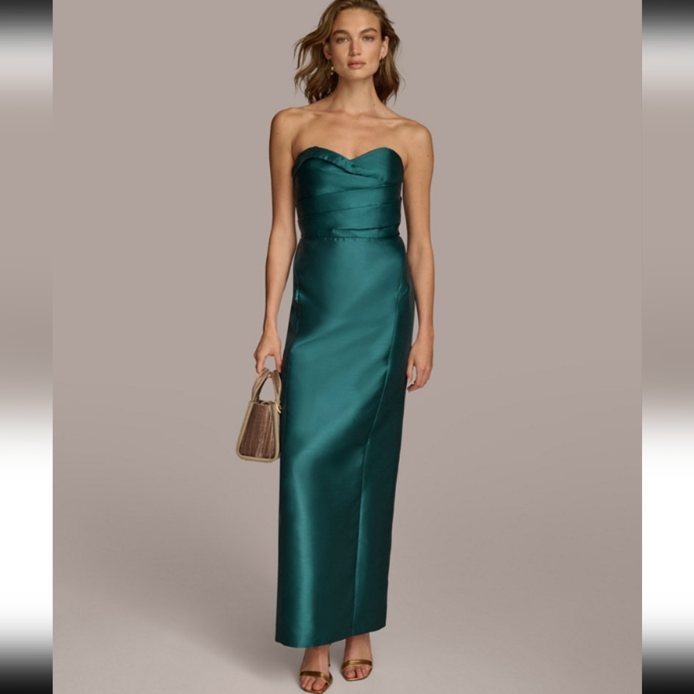 Donna Karan Gathered Sweetheart Gown